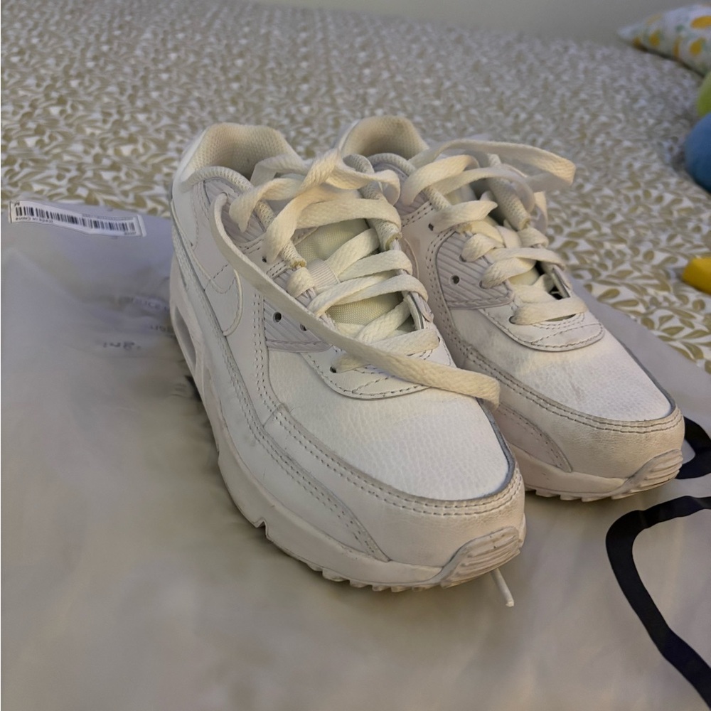 Nike girls /women White Sneakers